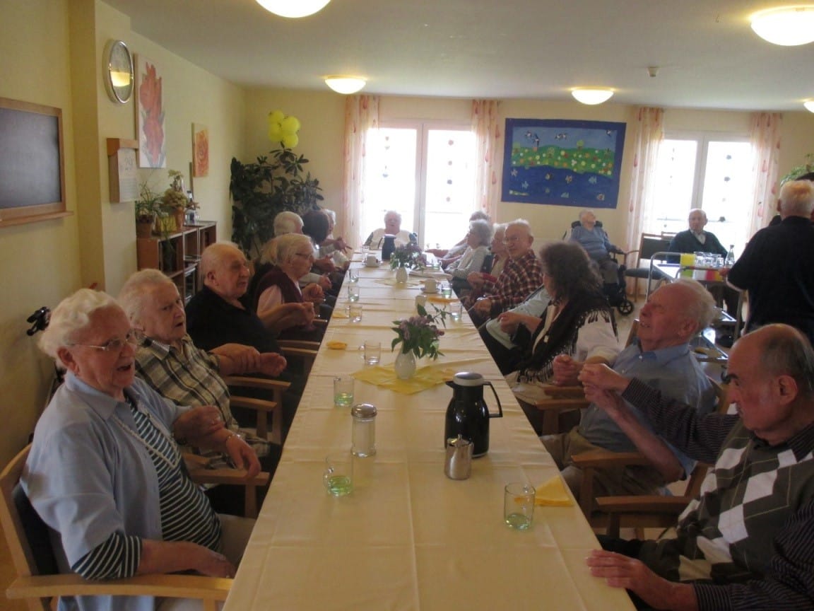 Maifeier im Pflegeheim
