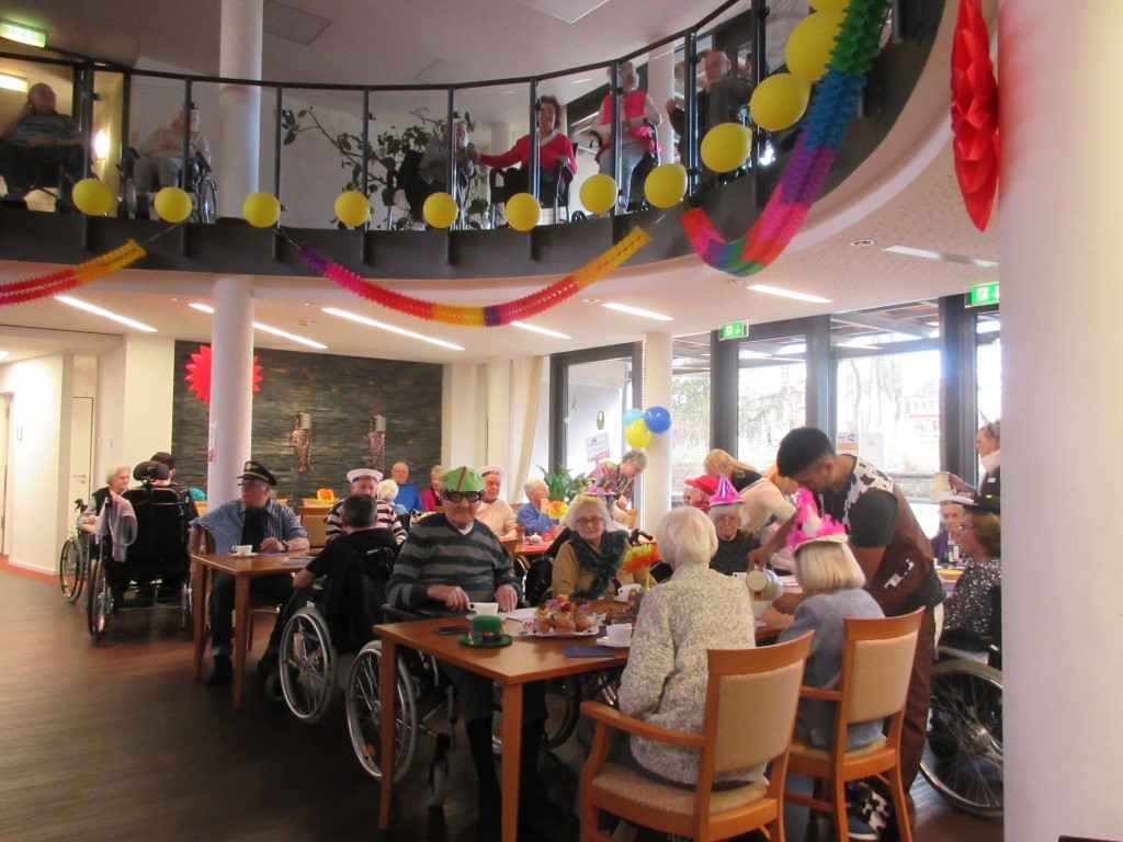 Diakonissenhaus Am Stadtpark Protestantische Altenhilfe Westpfalz Faschingsfeier im Diakonissenhaus am Stadtpark 2018 - Protestantische