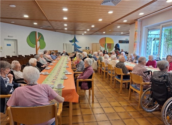 Erdbeerfest Seniorenheim Haus an den Schwarzweihern Enkenbacah Alsenborn
