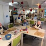 Weihnachtsduft & Bastelfreude: Ein kreativer Nachmittag in unserer Tagespflege Am Mozartbrunnen